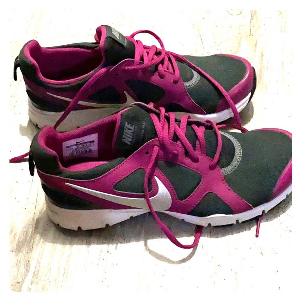 Barely worn Nike trainers